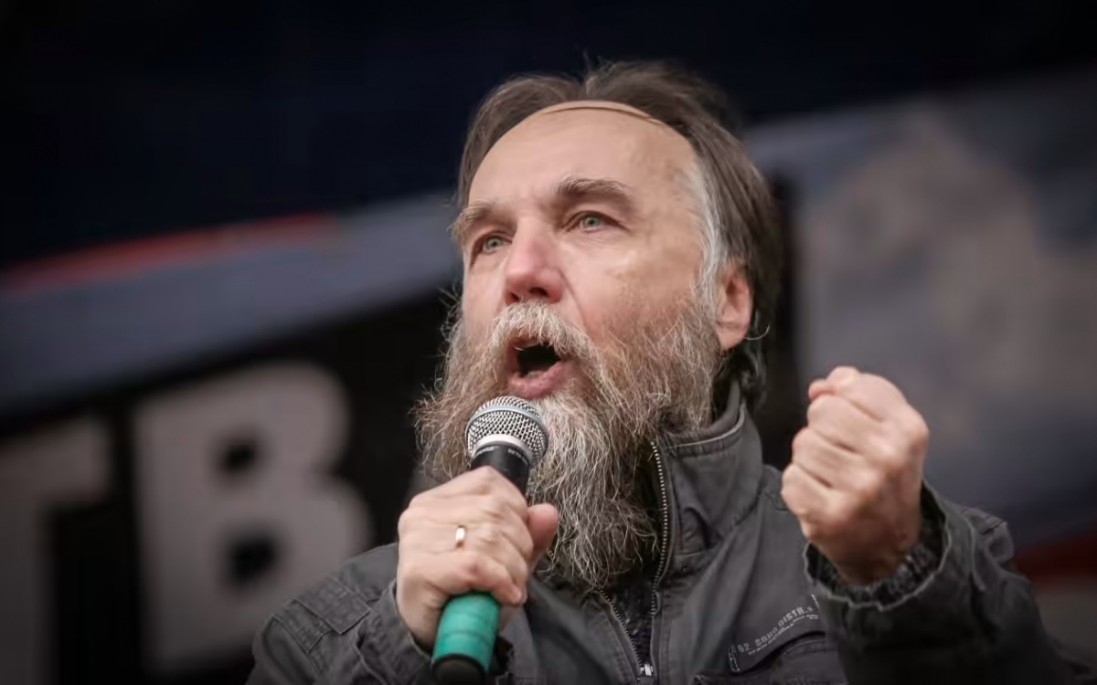 Triết gia cực đoan Dugin có mối liên hệ thế nào với quân đội Nga và ông Putin?